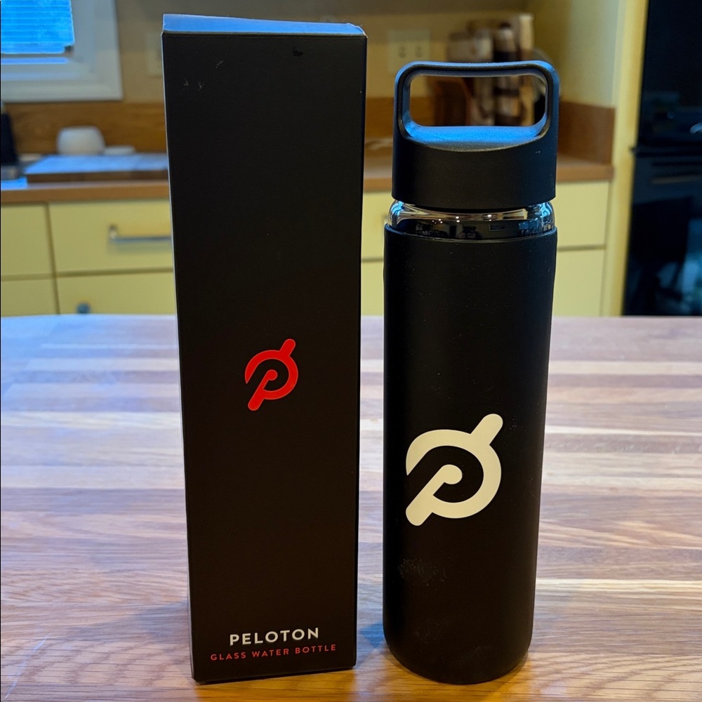 Peloton Glass Water Bottle Rubber Logo Bumper New in Box